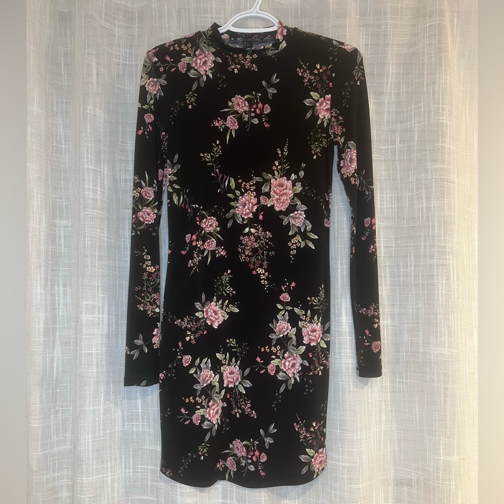 FOREVER 21 BLACK FLORAL DRESS